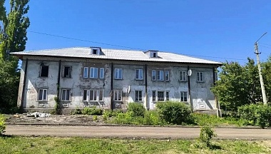 Калужане ремонтируют два дома на улице Суворова в подшефном Первомайске