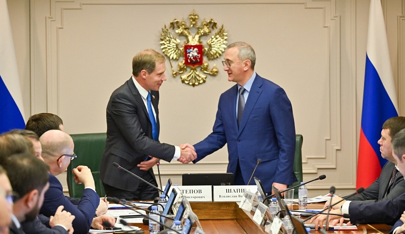 В рамках Дней Калужской области в Совфеде Владислав Шапша принял участие в заседании Комитета по экономической политике