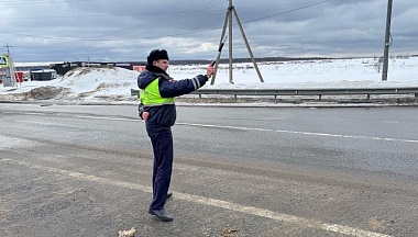 В Калужской области пострадал 35-летний водитель, врезавшись в дерево 