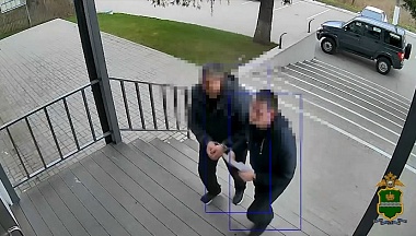 Бывшего сотрудника судебных приставов поймали на взятке