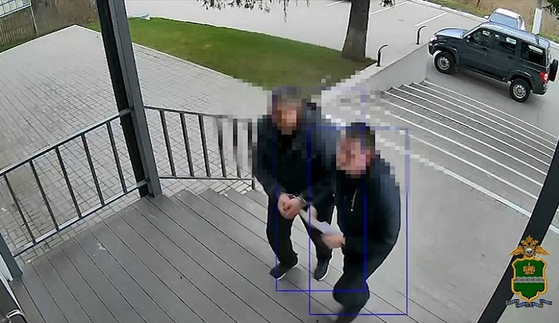 Бывшего сотрудника судебных приставов поймали на взятке