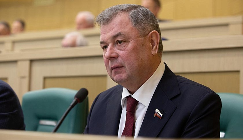 Губернатор продлил полномочия сенатора Анатолия Артамонова