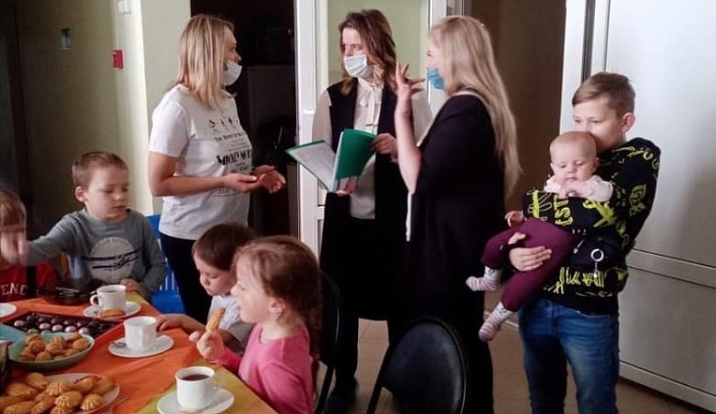 Детский омбудсмен Ольга Коробова встретилась с многодетными мамами Калуги