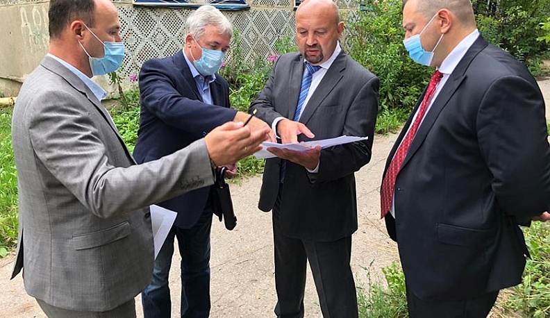 Забор вокруг психиатрической больницы в Калуге скорректируют