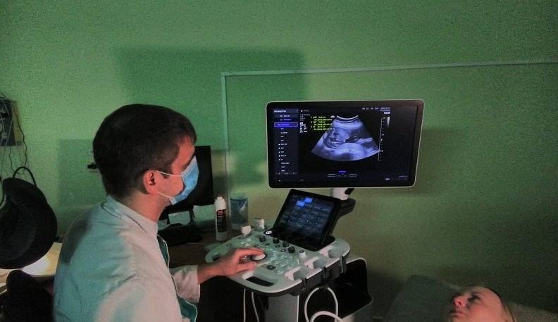 Роддом в Калуге получил в подарок УЗИ-сканер с технологией 5D
