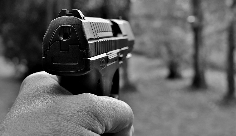 37-летний мужчина из Жукова устроил стрельбу около жилого дома