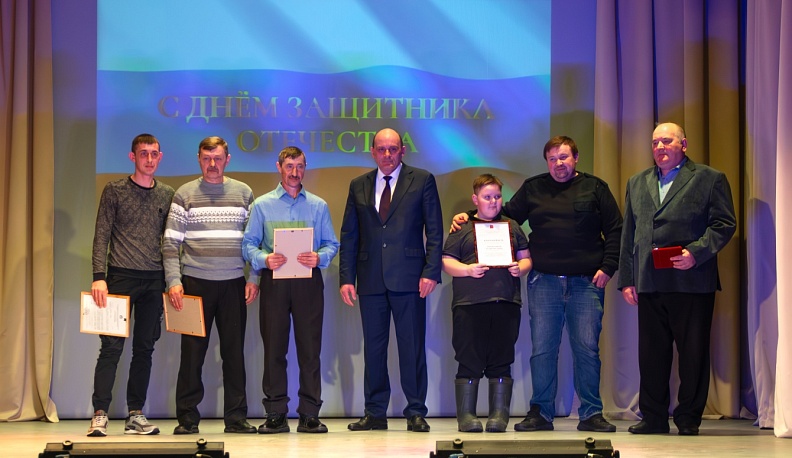 День защитника Отечества в Жиздре отметили праздничным концертом