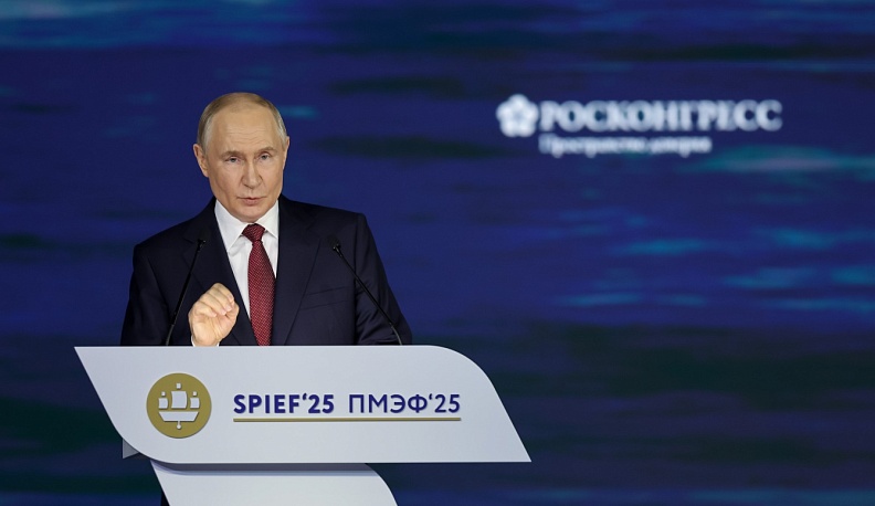 Владимир Путин похвалил управленческую команду Калужского региона за работу по созданию благоприятной деловой среды