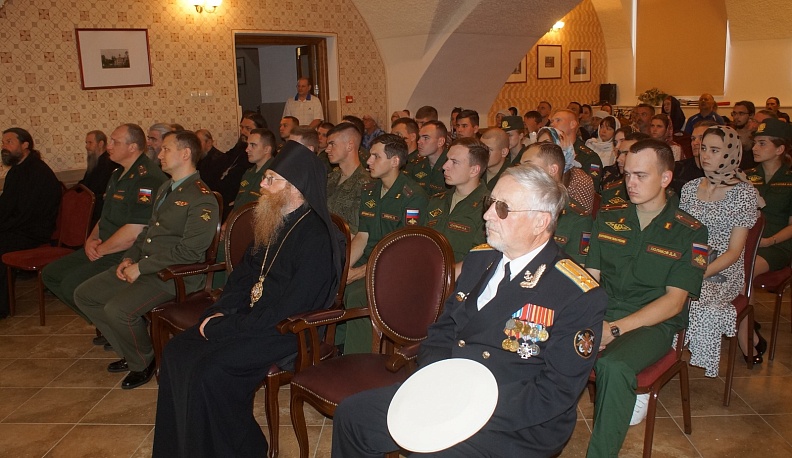 В Оптиной пустыни прошел круглый стол о ментальной войне Запада против России