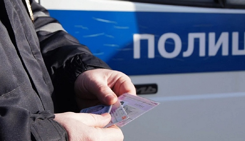 В Калуге юный водитель катался с поддельными правами