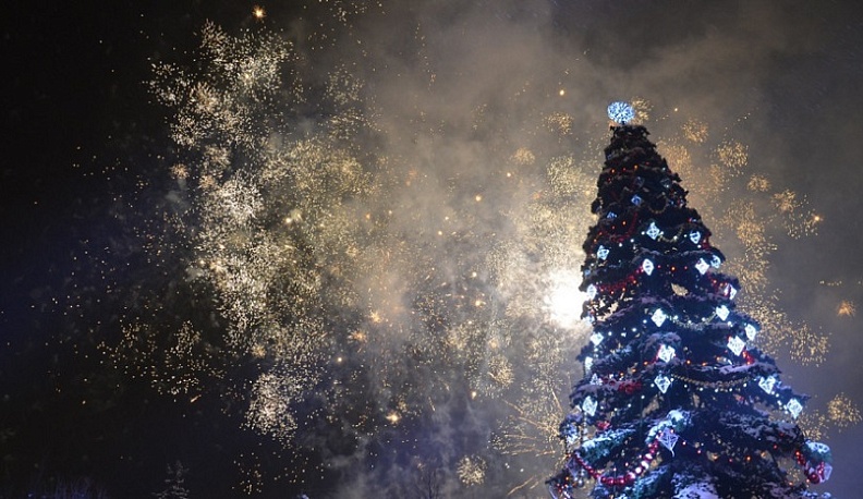 В Калужской области для новогодних фейерверков подготовили 33 площадки
