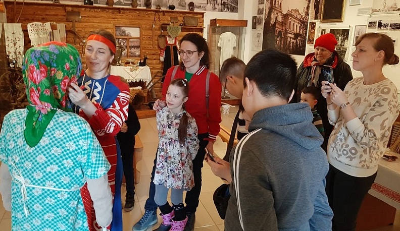 Музей в Юхнове устроил Масленицу для всей семьи