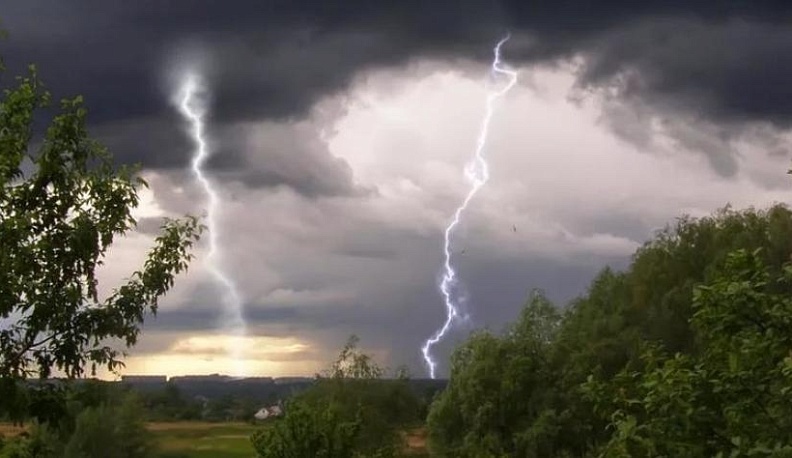 Калужан предупредили о грозе и сильном ветре