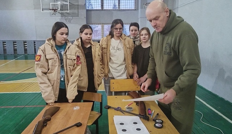 Юнармейцы из Тарусы на зимних каникулах участвовали в лагерных сборах