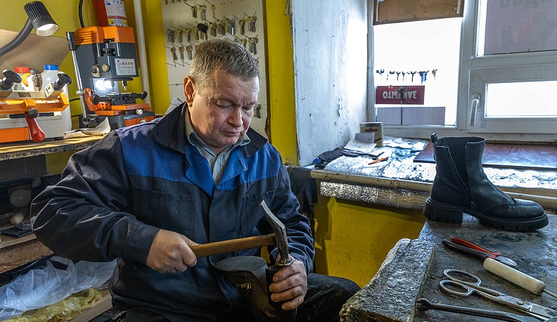 Пусть тает снег,  а не ваши ботинки!