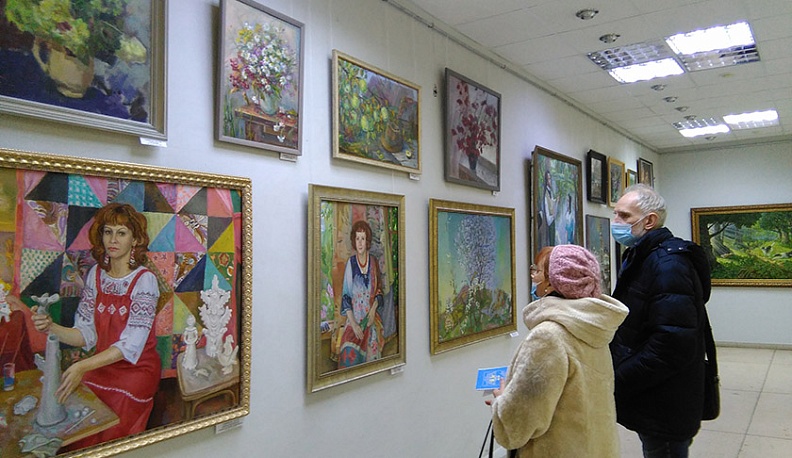 В Калуге представили 164 работы 84 художников области