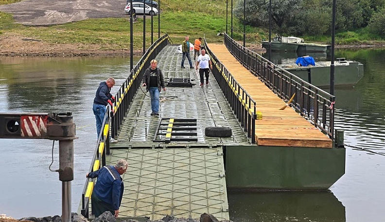 На Оке в Калуге собрали понтонный мост