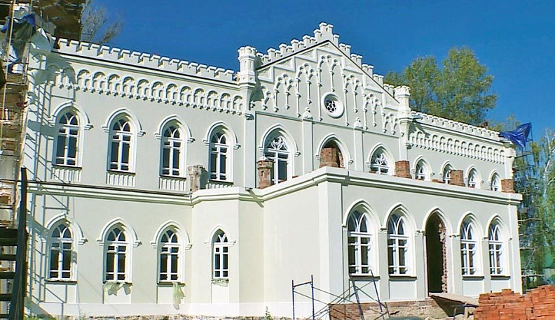 Губернатор Калужской области призвал упростить правила реставрации неуникальных памятников