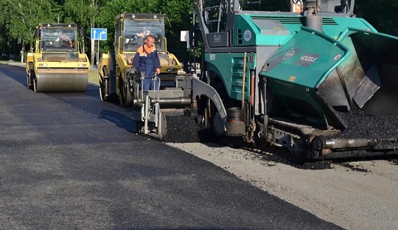 Дмитрий Денисов потребовал реагировать на критику в соцсетях по ремонту дорог