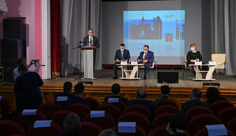 Владислав Шапша призвал местные власти давать пример открытости