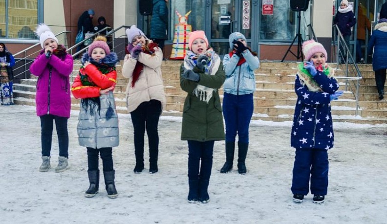 Большой праздник блинов и чая «Маслоежка» прошел в Сукремльском микрорайоне Людинова