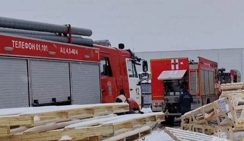 На бывшем заводе Volkswagen в Калуге загорелся склад