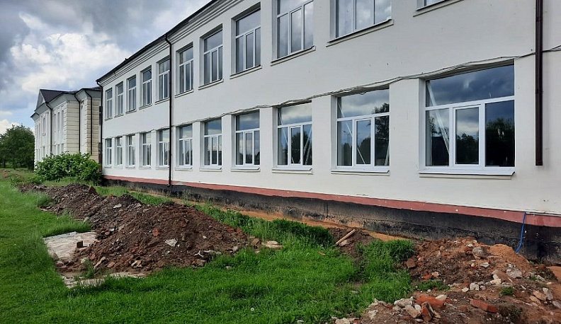 В поселке Мятлево Износковского района начался капитальный ремонт школы