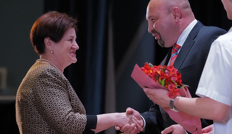 Медиков региона тепло поздравили с профессиональным праздником