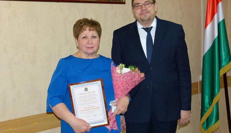 Медсестра из Спас-Деменска занесена на областную Доску почета