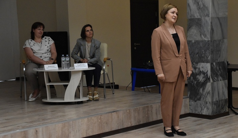 В Людинове молодым специалистам рассказали о существующих в регионе мерах социальной поддержки 