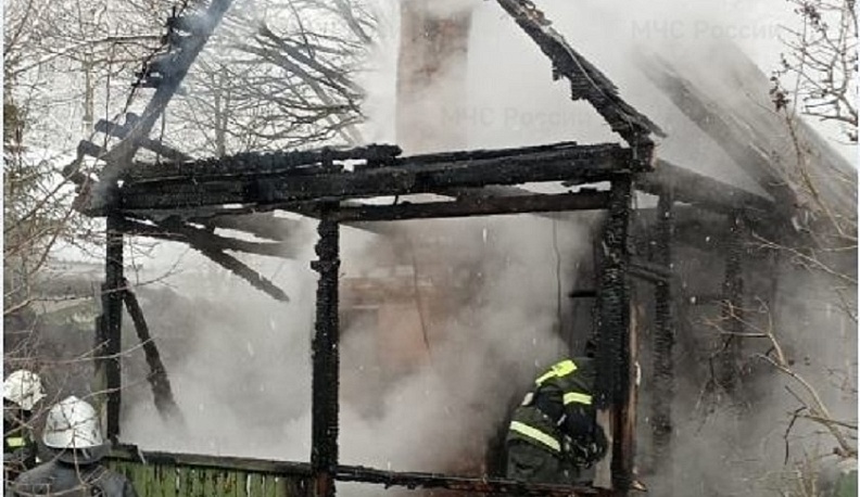 В Калужской области сгорел дачный дом