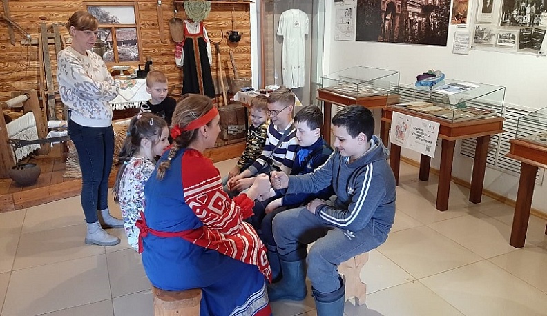 Музей в Юхнове устроил Масленицу для всей семьи