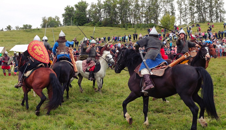 Праздник с боем и музыкой, 