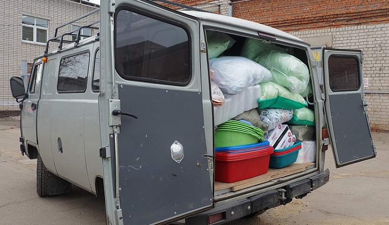 Сотрудники областной стоматологии собрали гуманитарную помощь жителям Донбасса и Луганска