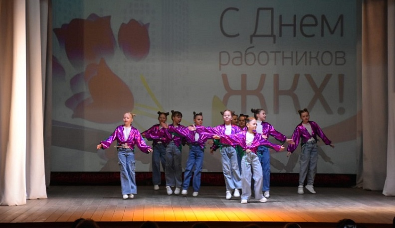 Лучшие работники ЖКХ Людиновского района получили заслуженные награды