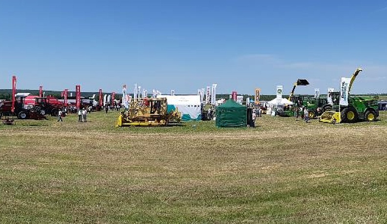 В кругу агрономов и пахарей