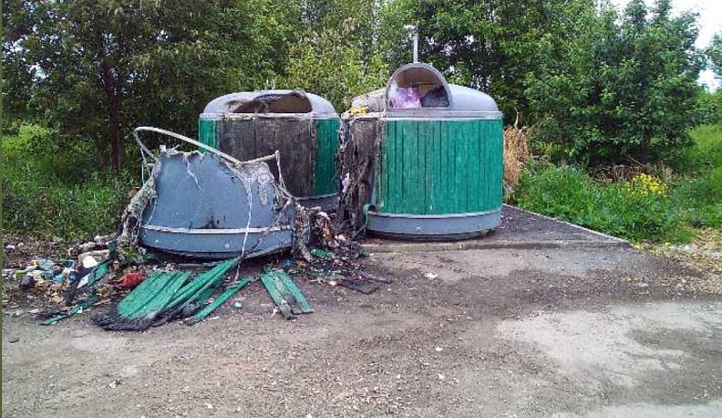 В Калужской области вандалы уничтожили контейнеры для мусора на сумму более 1,3 млн руб