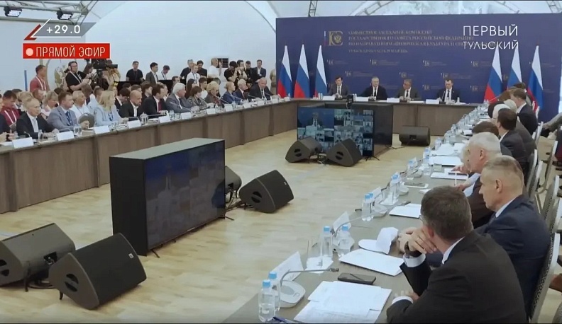 Владислав Шапша провел заседание двух комиссий Госсовета
