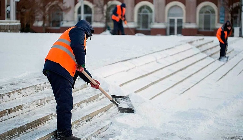 В Малоярославце старшеклассникам хотят предложить подзаработать дворниками