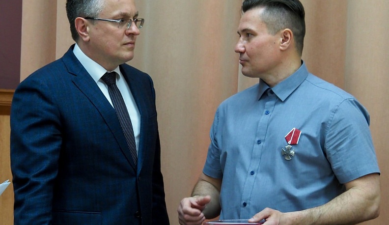 В Калуге добровольца СВО указом президента наградили Орденом Мужества
