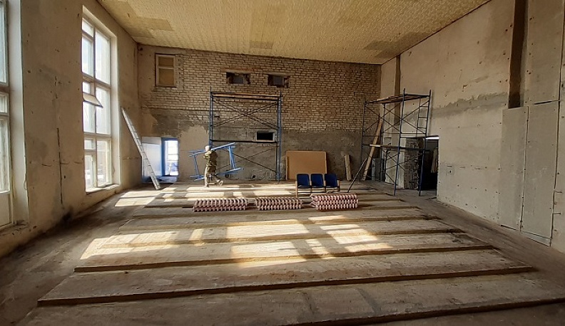 В Людиновском районе ремонтируют дом культуры