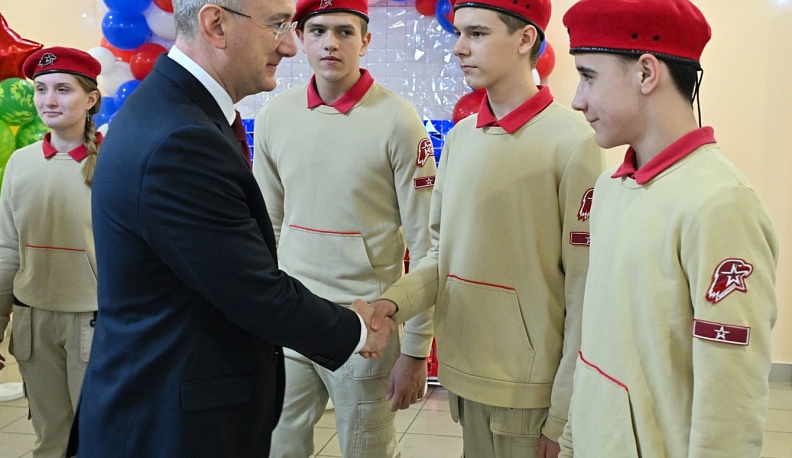 За юностью будущее