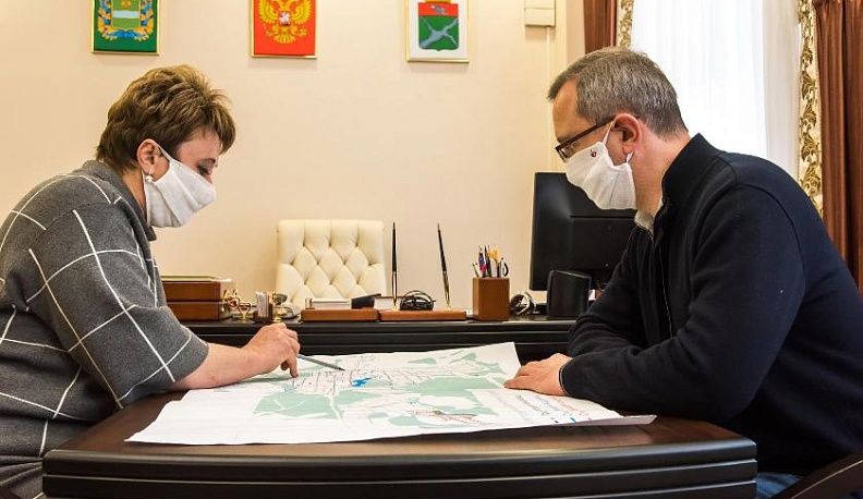 Владислав Шапша поручил руководству Юхновского района решить задачи, актуальные для местных жителей 