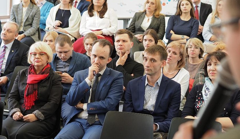 В Калуге обсудили проблемы молодых учителей в школе