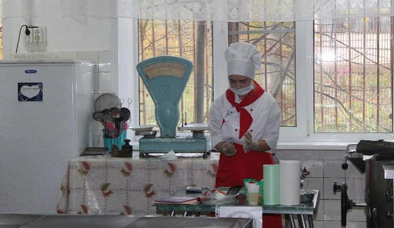 Студенты Тарусского многопрофильного техникума соревновались в приготовлении самого вкусного шницеля