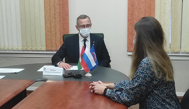 Владислав Шапша дал поручения по ремонту дороги в Козельском районе и школы в Бабынино