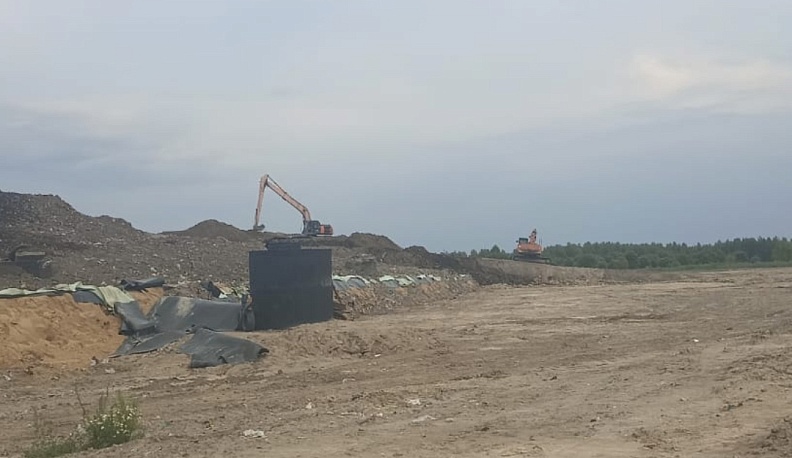 Под Жиздрой продолжаются работы по рекультивации полигона ТКО