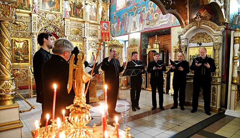 В Калуге выступил мужской хор «Оптина пустынь»