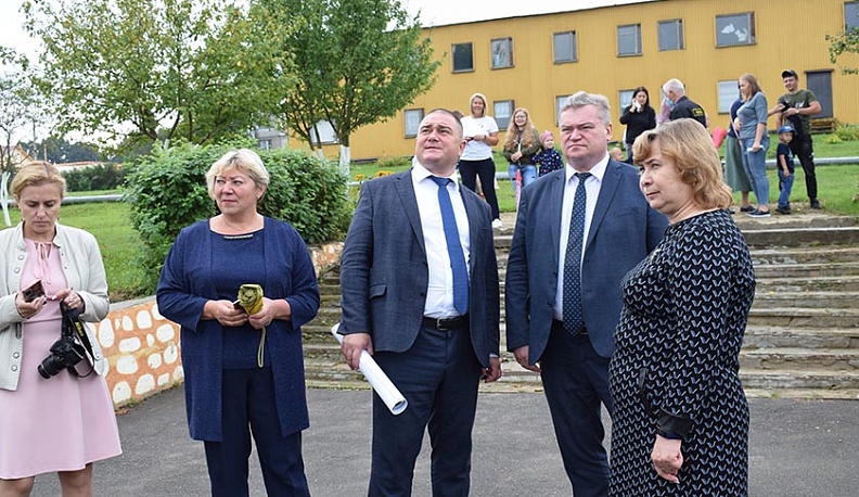 В селе Лопатино Тарусского района встретили День знаний 