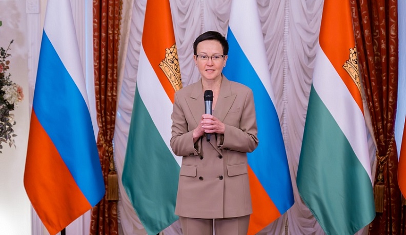 В Калуге наградили лучших муниципальных и государственных служащих